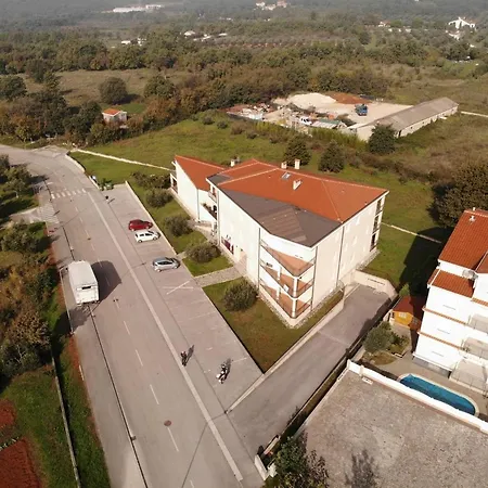 Apartman Marija Maj - Two Bedroom With A Spacious Terrace Apartment