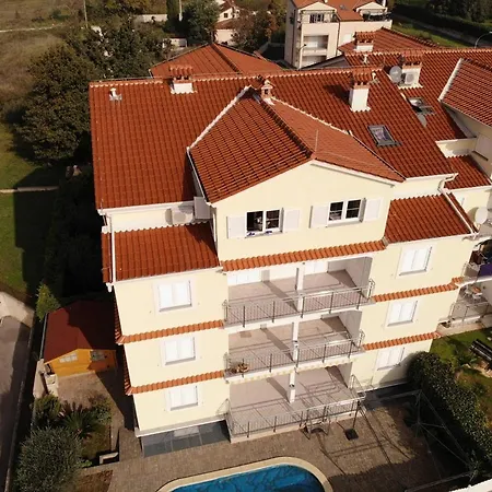 Apartman Marija Maj - Two Bedroom With A Spacious Terrace Porec