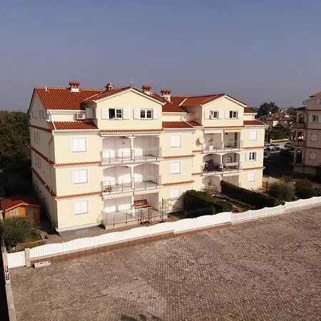 Apartment Apartman Marija Maj - Two Bedroom With A Spacious Terrace *
