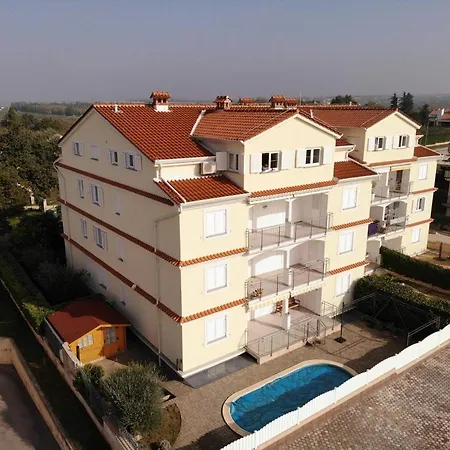 Apartment Apartman Marija Maj - Two Bedroom With A Spacious Terrace *