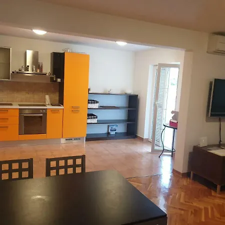 Apartman Marija Maj - Two Bedroom With A Spacious Terrace Apartment