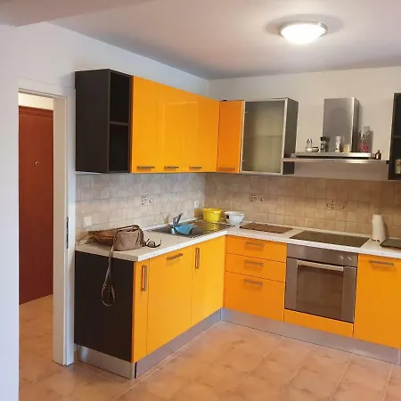 Apartman Marija Maj - Two Bedroom With A Spacious Terrace Apartment