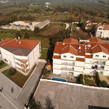 Apartment Apartman Marija Maj - Two Bedroom With A Spacious Terrace